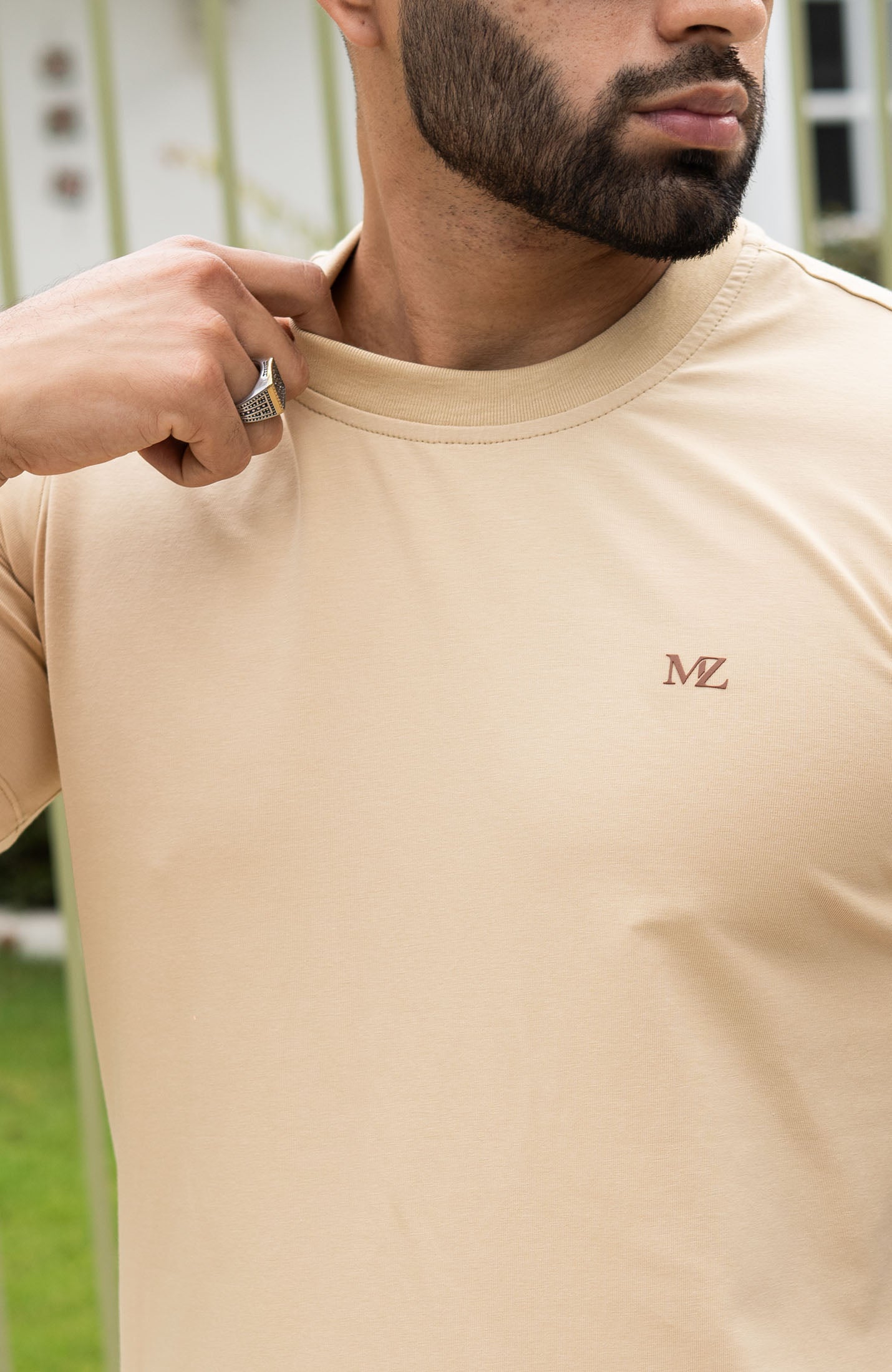 CAMISETA BASICA BEIGE