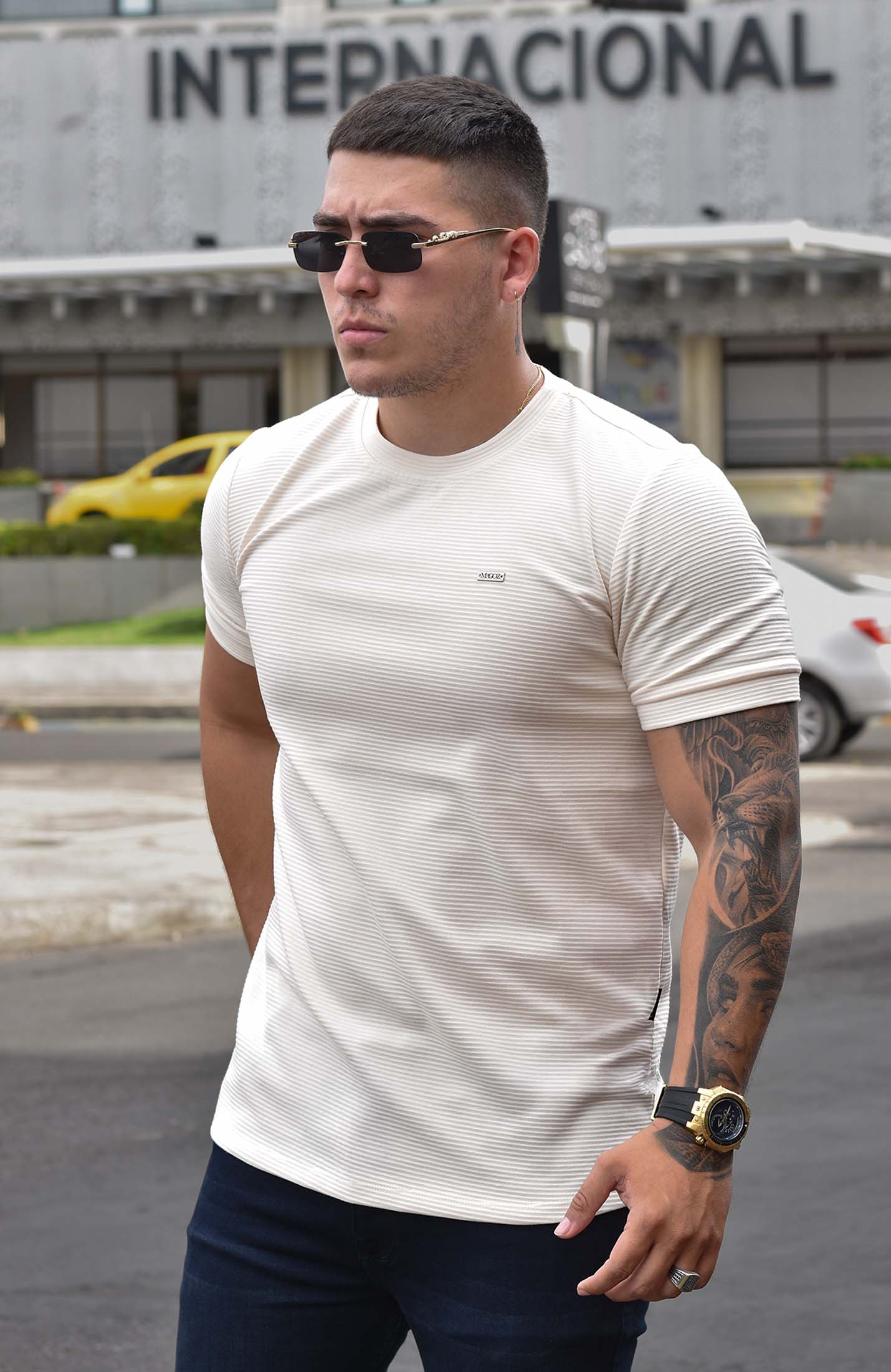 TSHIRT GENDRICK ACANALADA CREMA
