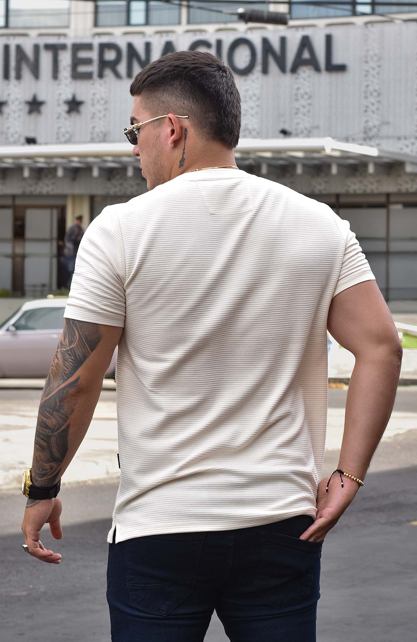 TSHIRT GENDRICK ACANALADA CREMA