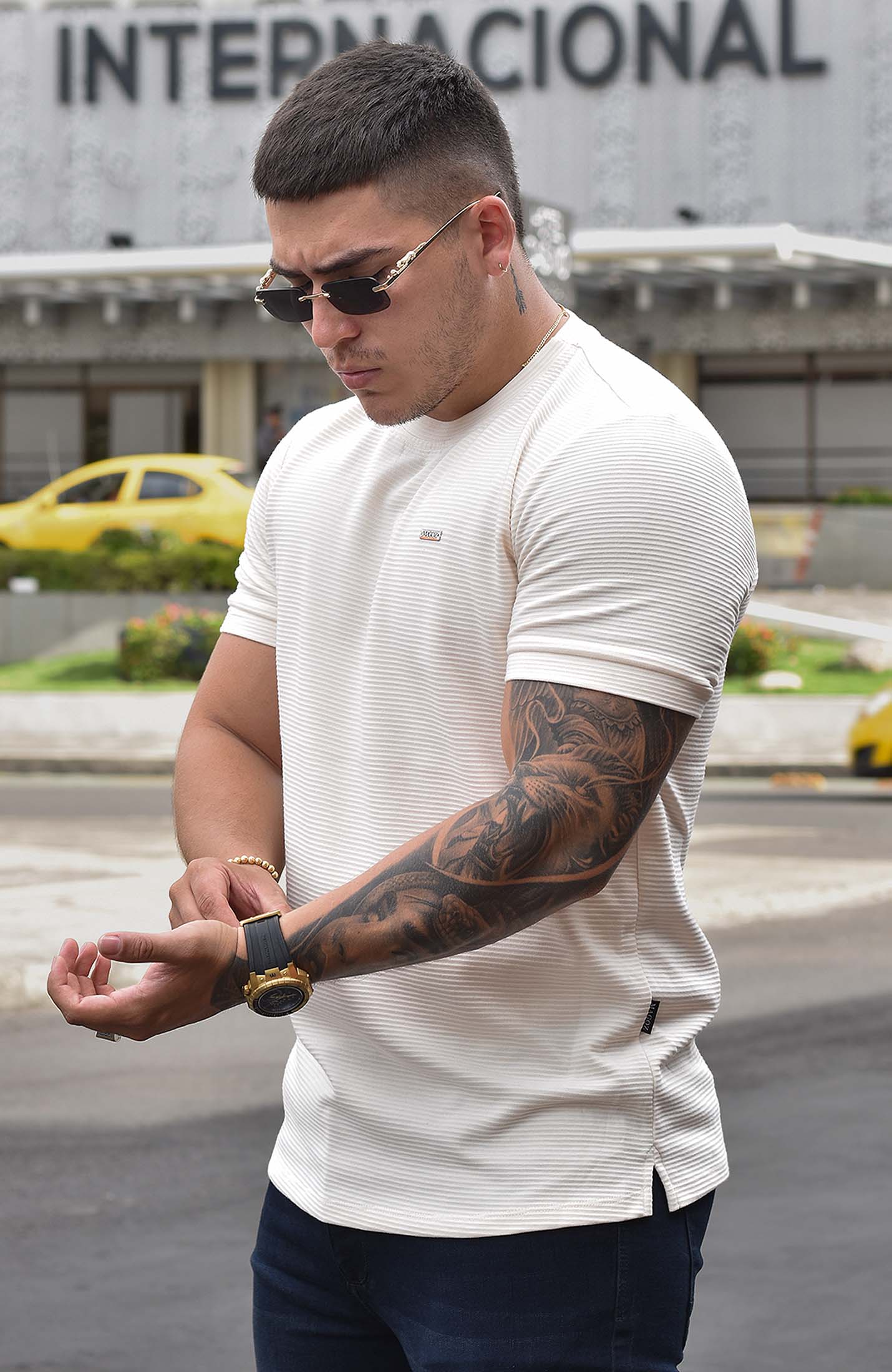 TSHIRT GENDRICK ACANALADA CREMA