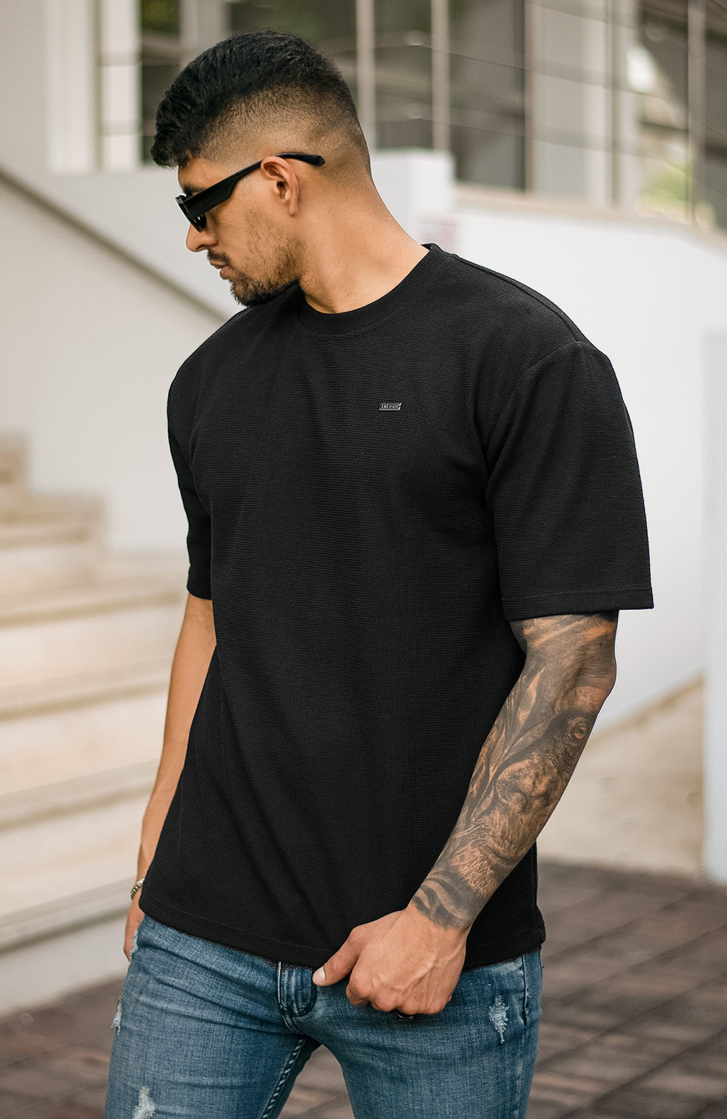 MOSCU OVERSIZED BLACK