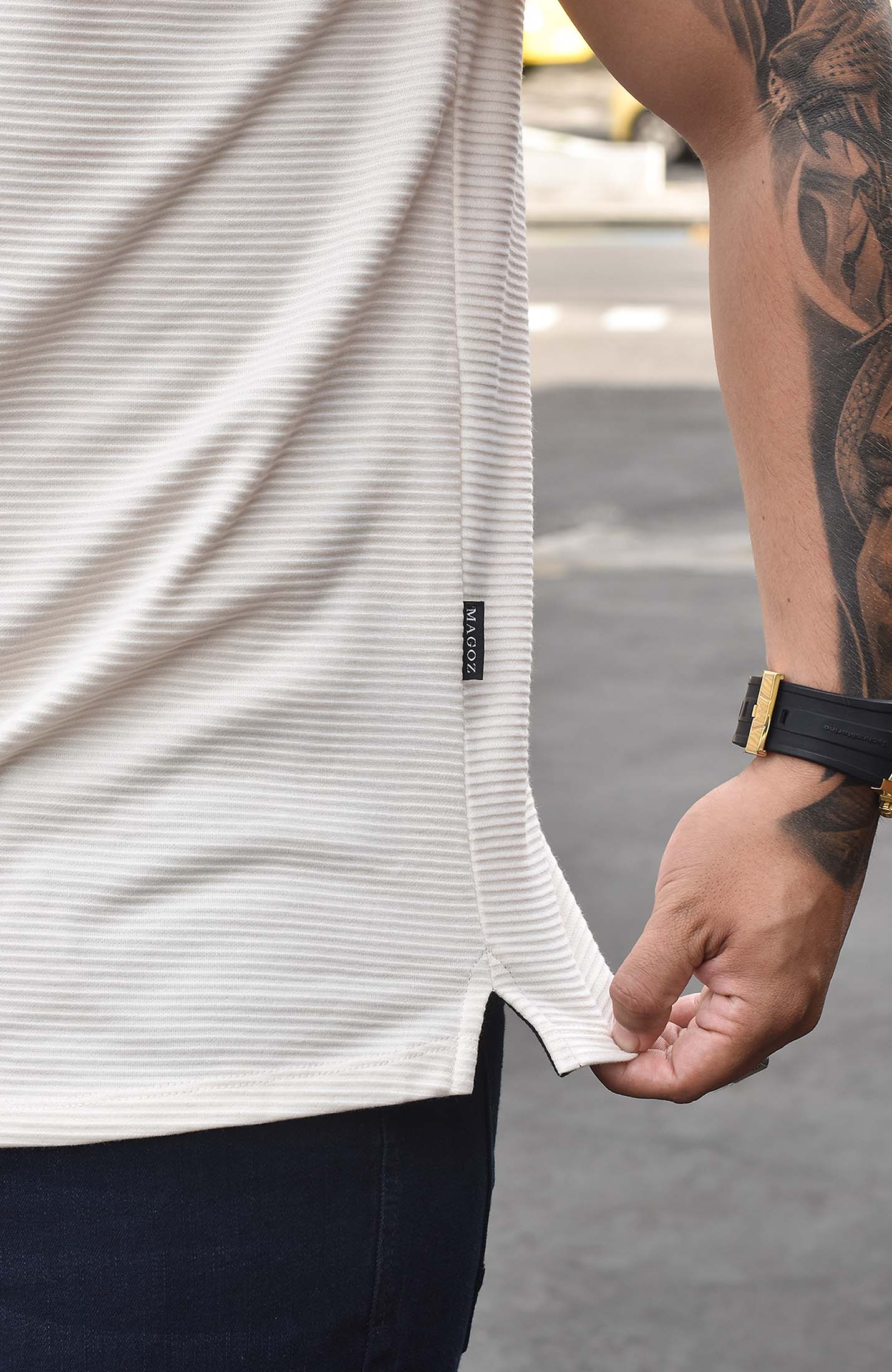 TSHIRT GENDRICK ACANALADA CREMA