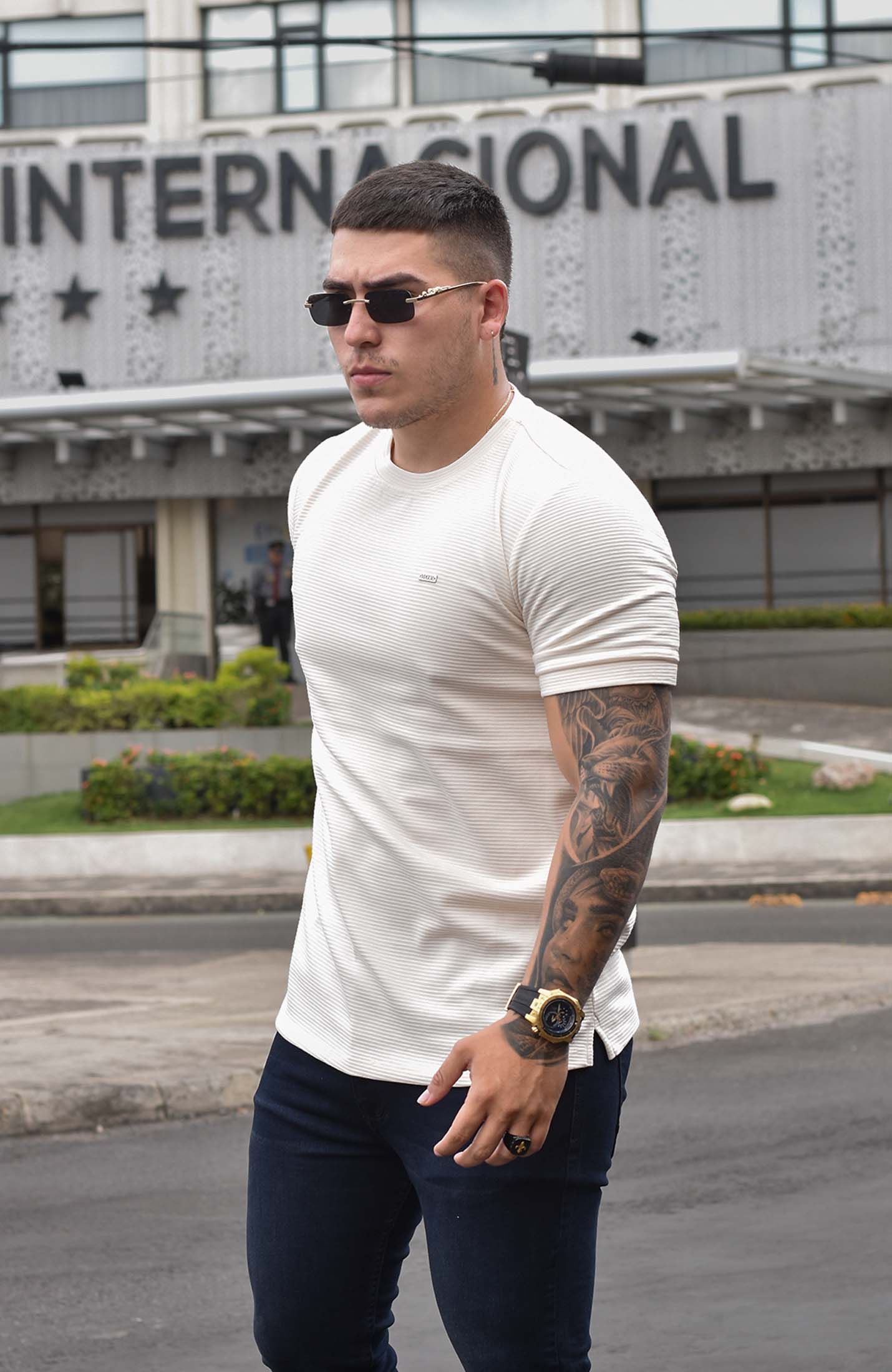 TSHIRT GENDRICK ACANALADA CREMA