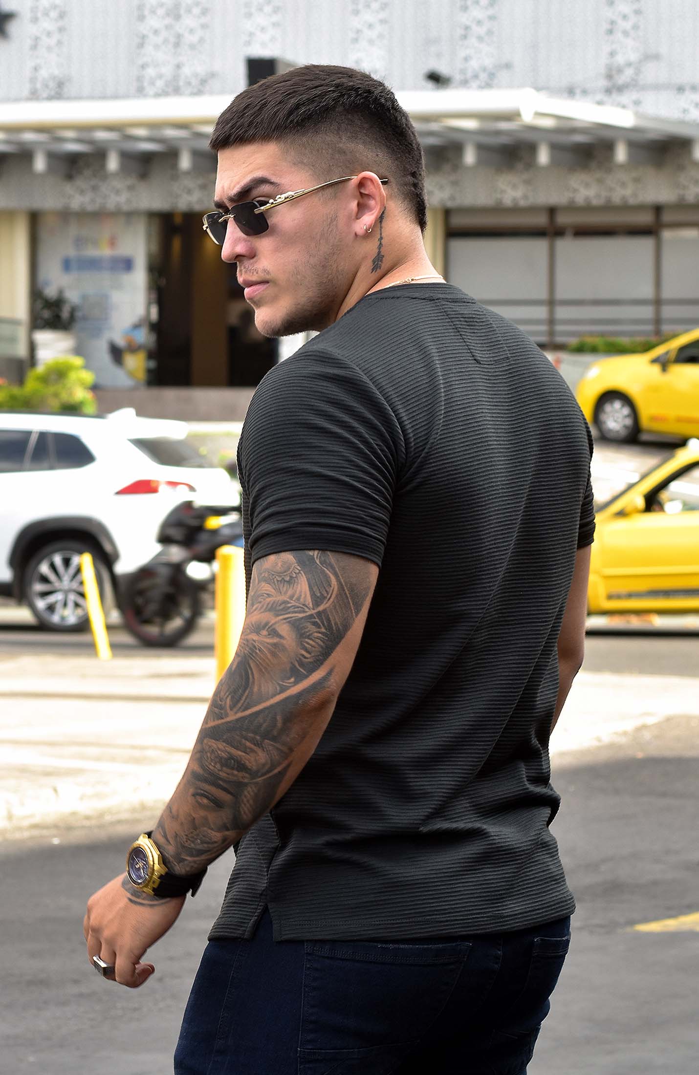 TSHIRT GENDRICK ACANALADA NEGRA